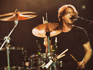 Kijk het optreden van Blood Red Shoes terug