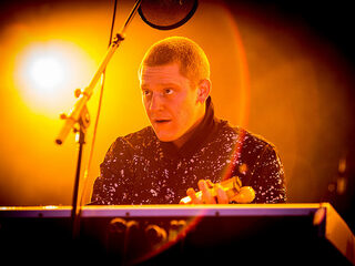 De mysterieuze band Jungle liet zich zien op Lowlands