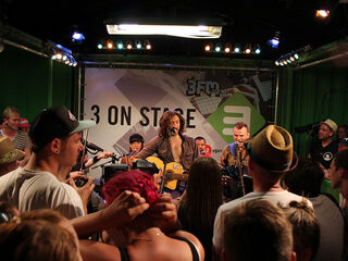 Gogol Bordello laat de zon schijnen in de Grolsch