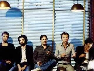 Michiel Romeyn in nieuwe dEUS-clip