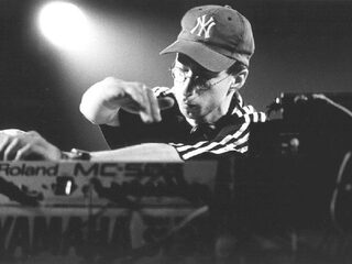 DJ Sandstorm en de Zeroes jaarmixen