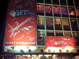 Oscar & the Wolf en Talisco live bij 3voor12 Radio vanaf Eurosonic