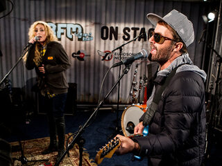 The Ting Tings in actie in Groningen