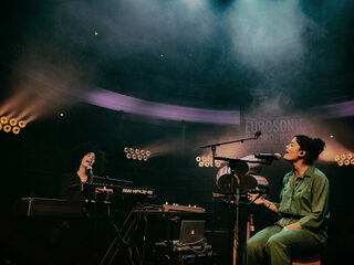 Soulvolle twins van Ibeyi brengen rust in Groningen