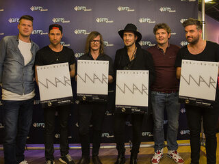 Kensington krijgt platinum plaat voor 'War'