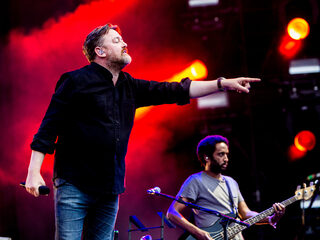 Kijk terug: Elbow live op Pinkpop 2015