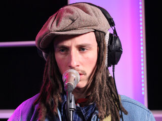 JP Cooper over zijn 5 Essential Tracks en hoe hij support act werd van Angie Stone