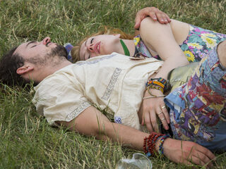 Lekker dutten op Down The Rabbit Hole