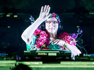 Download de Tante Rikie ringtone