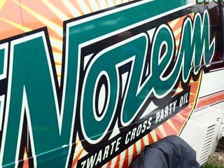 Saskia op zoek naar De Bron van de Nozem Oil