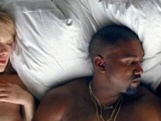 Kanye West stopt concert vanwege overval Kim K.