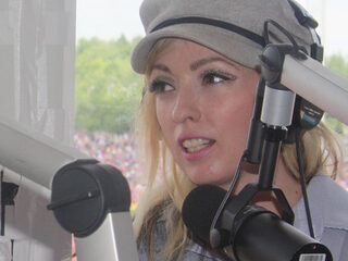 The Ting Tings in de studio