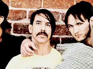 Luister live naar de Red Hot Chili Peppers op Pinkpop