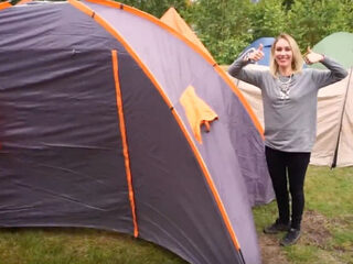 Saskia verkent het campingleven op Best Kept Secret