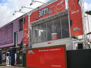 De poort is open en Lowlands is begonnen!