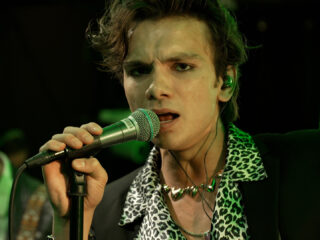 3FM Talent Lenny Monsou swingt de 3FM Live Box door