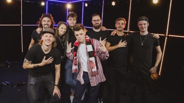 TRAUDES goot zijn knipperlichtrelatie in een liedje