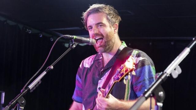 Kensington in de 3FM Live Box met 'What Lies Ahead' en 'Bats'