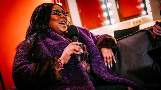 Lizzo: "I want to do a naked gig in 2020!"