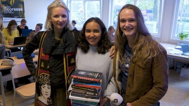 Diantha (15) won onze schrijfwedstrijd (en Lieke mocht haar dat vertellen)