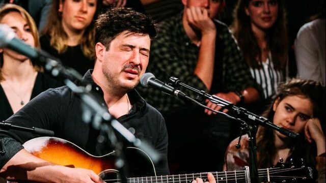 Bekijk de emotionele Mumford & Sons 3FM Mega Exclusive