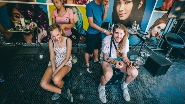 Festifrankie en Festifamke vlechten het uit op Sziget!