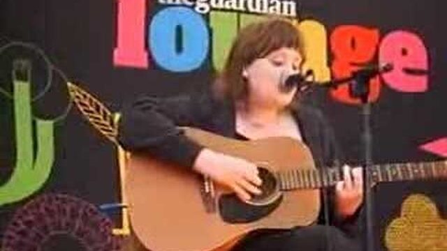 Moet je kijken: Adele op Glastonbury 2007