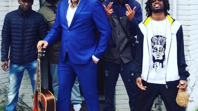 Hey, een nieuwe video van Douwe Bo... Oh nee, Fresku?!