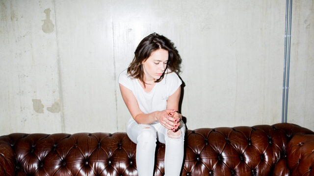 We spraken oud-Serious Talent Rachèl Louise over haar nieuwe video