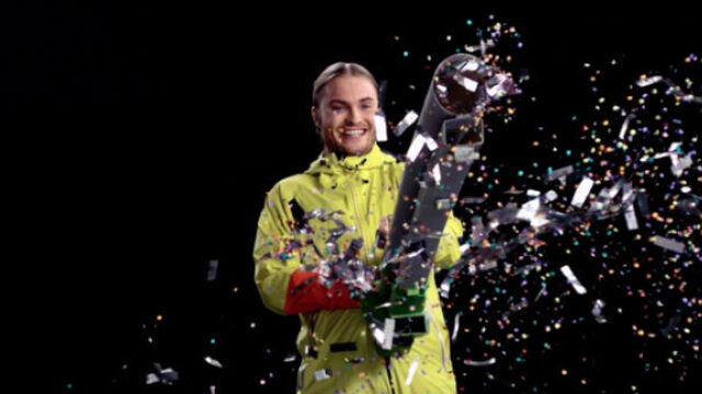 Videoprimeur: Donnie doet erotische dingen met z’n Tuinslang