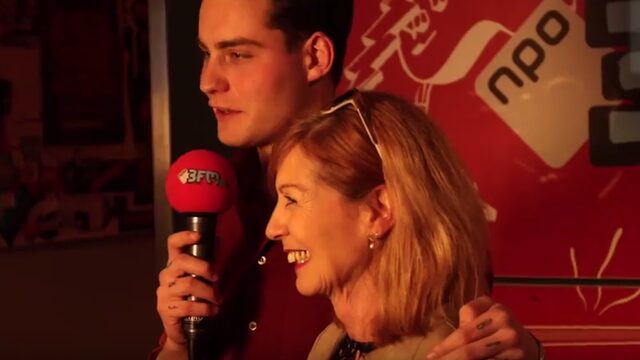 Moederdag: lijkt Douwe Bob op zijn moeder?