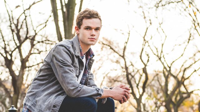 Must-see: James TW speelt 'When You Love Someone' live bij 3FM