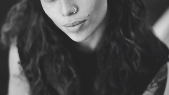Holy shit: Tash Sultana laat zien hoe je MGMT moet coveren