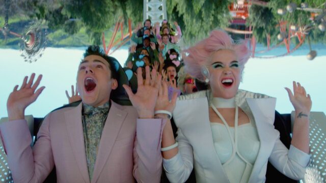 Katy Perry's 'Chained To The Rythm' gaat over robotmensen en een deprimerende toekomst