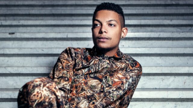 Bekijk 'Rappers Achter De Tralies' met o.a Ronnie Flex en Willie Wartaal