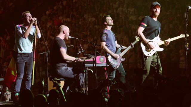 Coldplay covert Stromae's 'Formidable' in Brussel