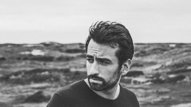 Bekijk hier Dotan's indrukwekkende video voor 'Bones'