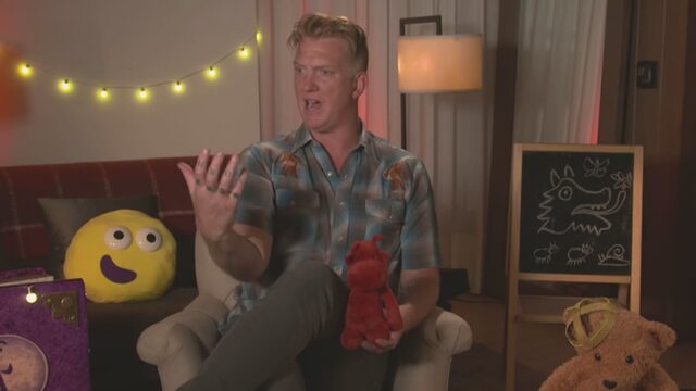 Josh Homme leest jou vanavond in slaap met een kinderverhaaltje
