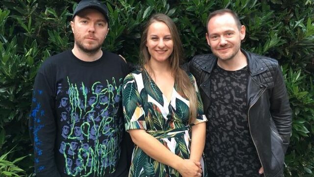 Chvrches kan niet zonder games on the road