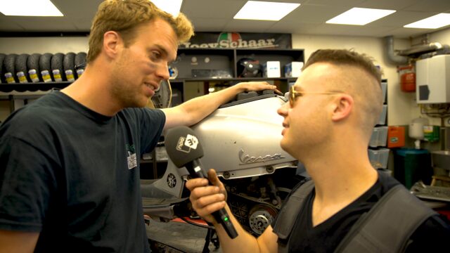 Wijnand maakt zich klaar voor zijn cross op de Zwarte Cross