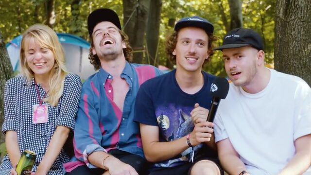 3FM Talent Waltzburg grabbelt gekke vragen op Sziget festival