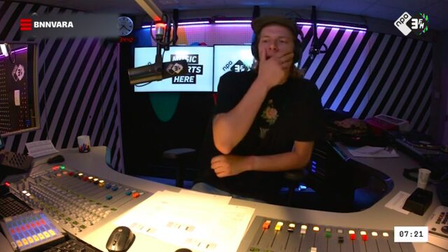 Complete chaos in de 3FM-studio bij Sander