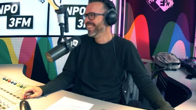 Michiel redt luisteraar die van zijn auto alleen SkyRadio mag luisteren