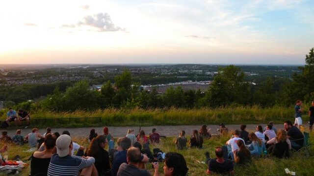 Pinkpop kijken vanaf de berg: heeft het nut of niet?