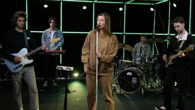 RONDÉ speelt nieuwe single 'Real Feelings' in de 3FM Live Box