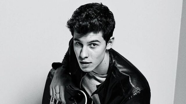 Shawn Mendes fietst door Amsterdam in nieuwe videoclip