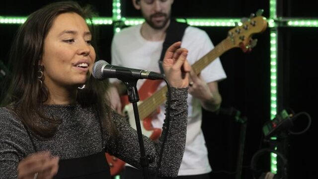 Jules covert Dua Lipa in de 3FM Live Box