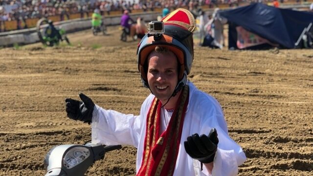 De weergaloze cross van 3FM-dj Wijnand op de Zwarte Cross