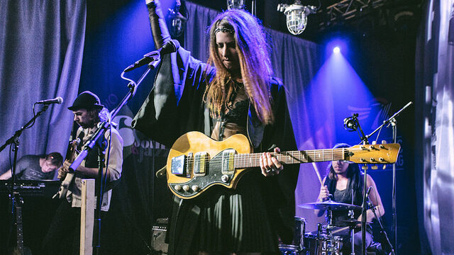 My Baby moet je live zien op Down The Rabbit Hole