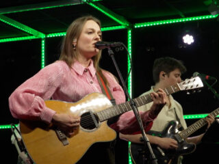 The Indien staat met hun nieuwste single 'Be Yours' in de 3FM Live Box